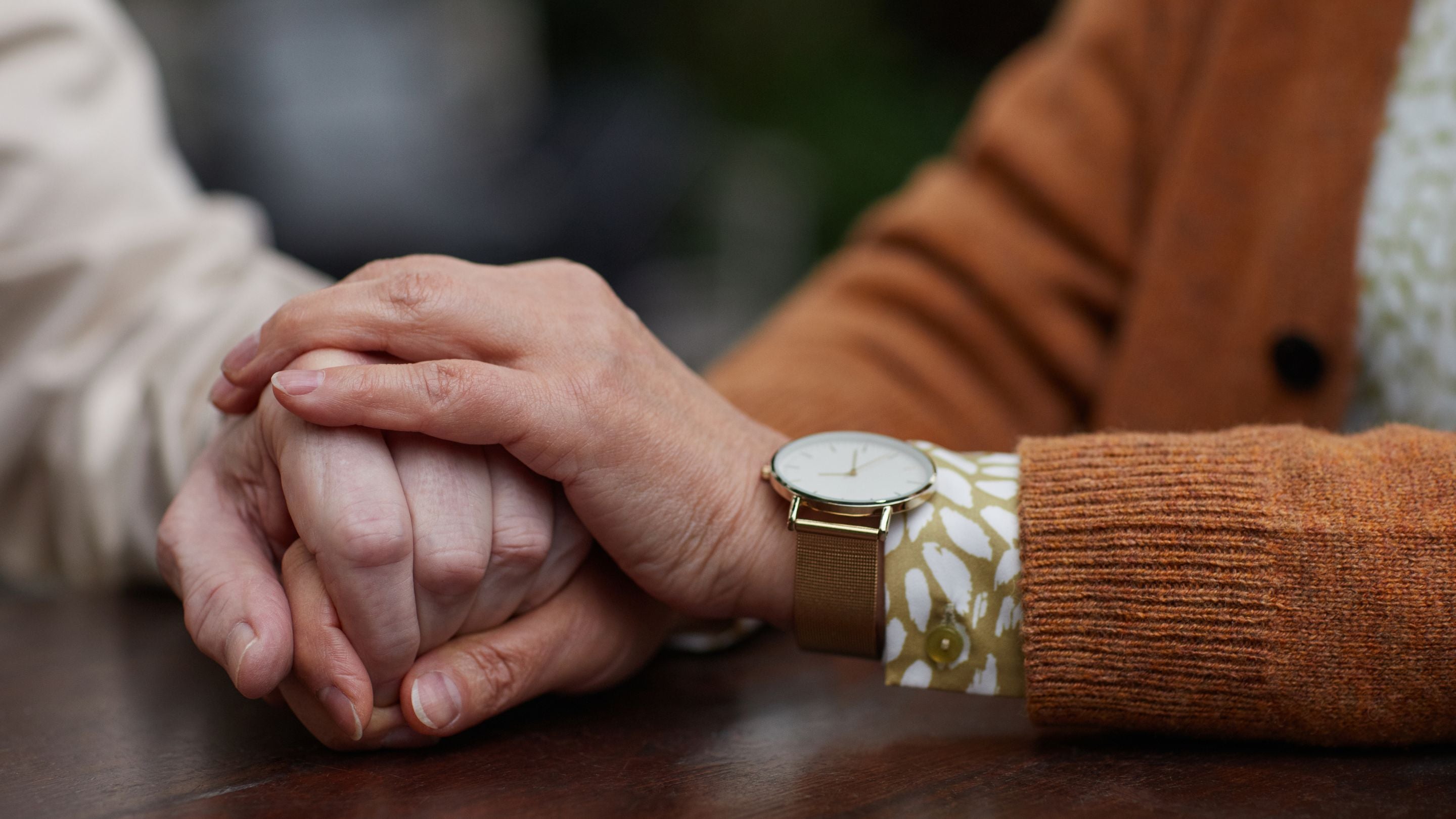 What to Write in a Bereavement Card?