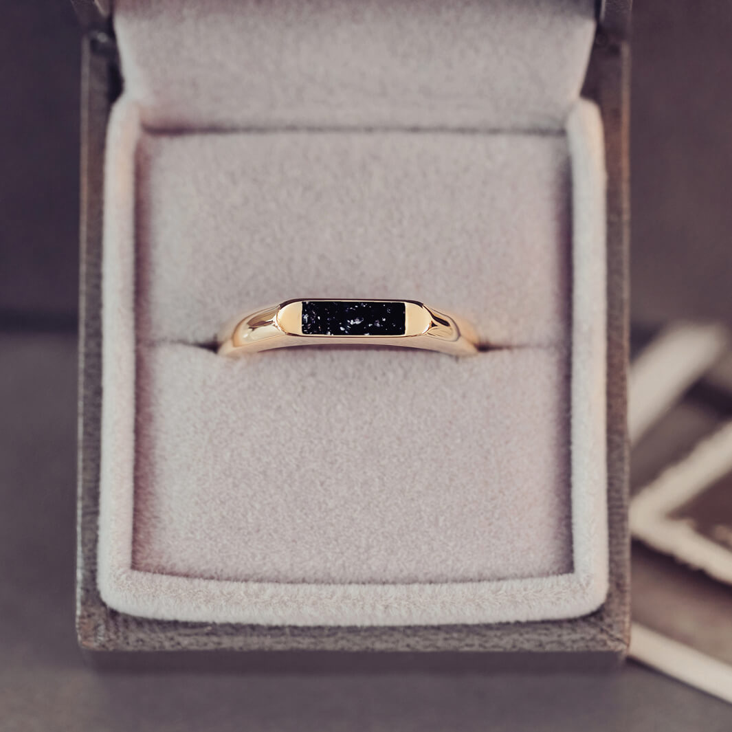 Mens Gold Cremation Ashes Ring